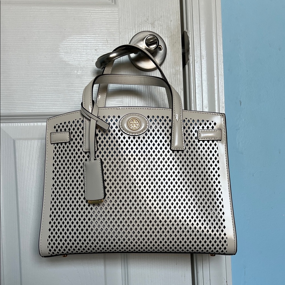 Tory Burch Small Robinson sachel White Perforated Tote